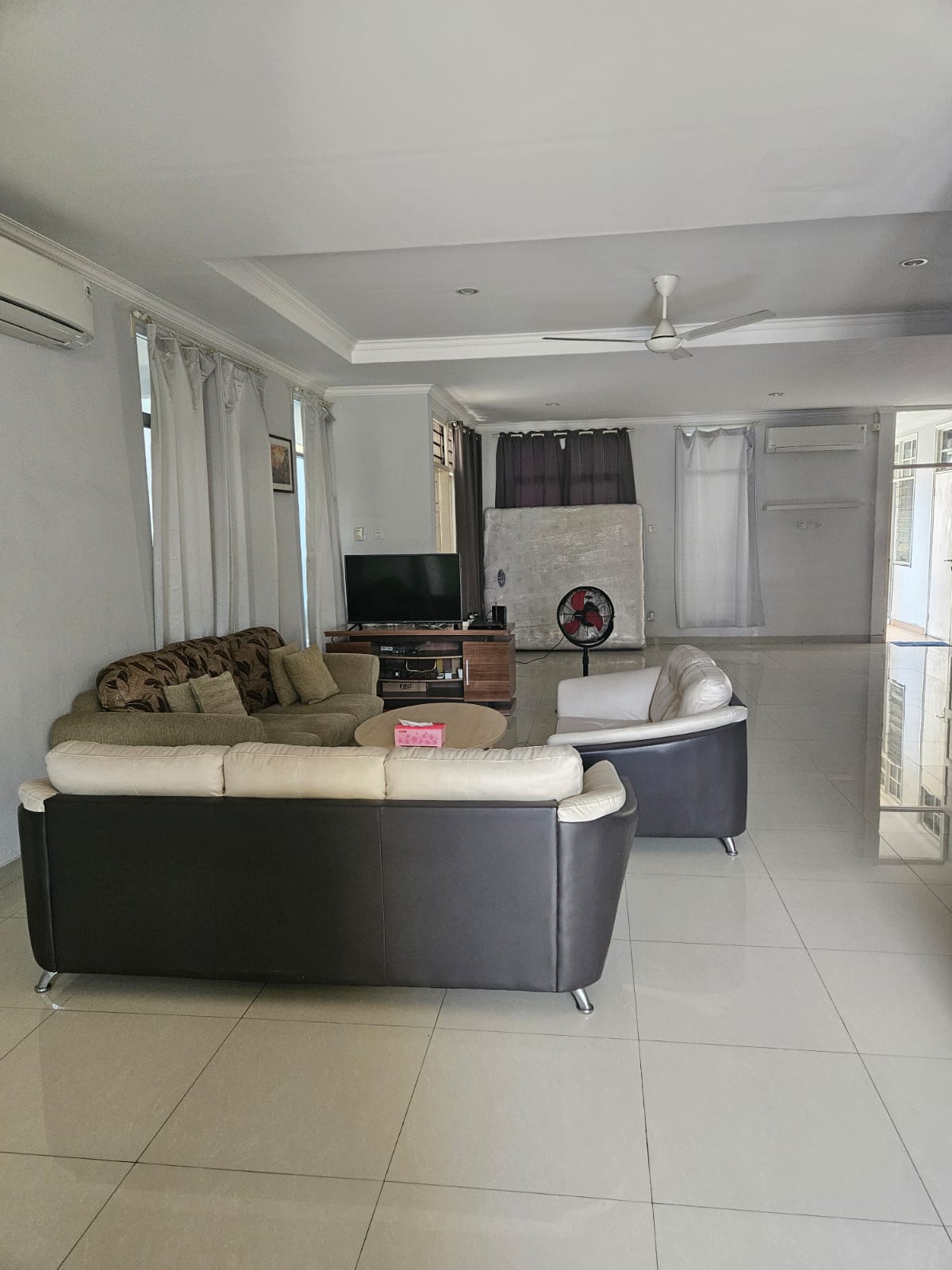 DiSewakan Rumah Fully Furnished di Taman Beverly Lippo Cikarang